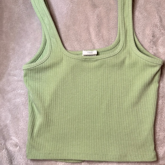 Green crop top - Picture 1 of 3